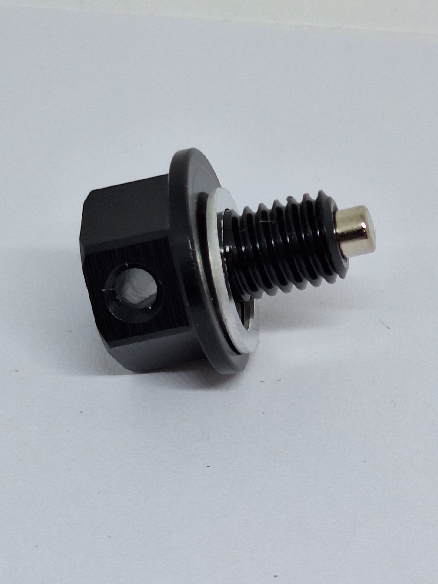Olie aftapbout M8 met magneet