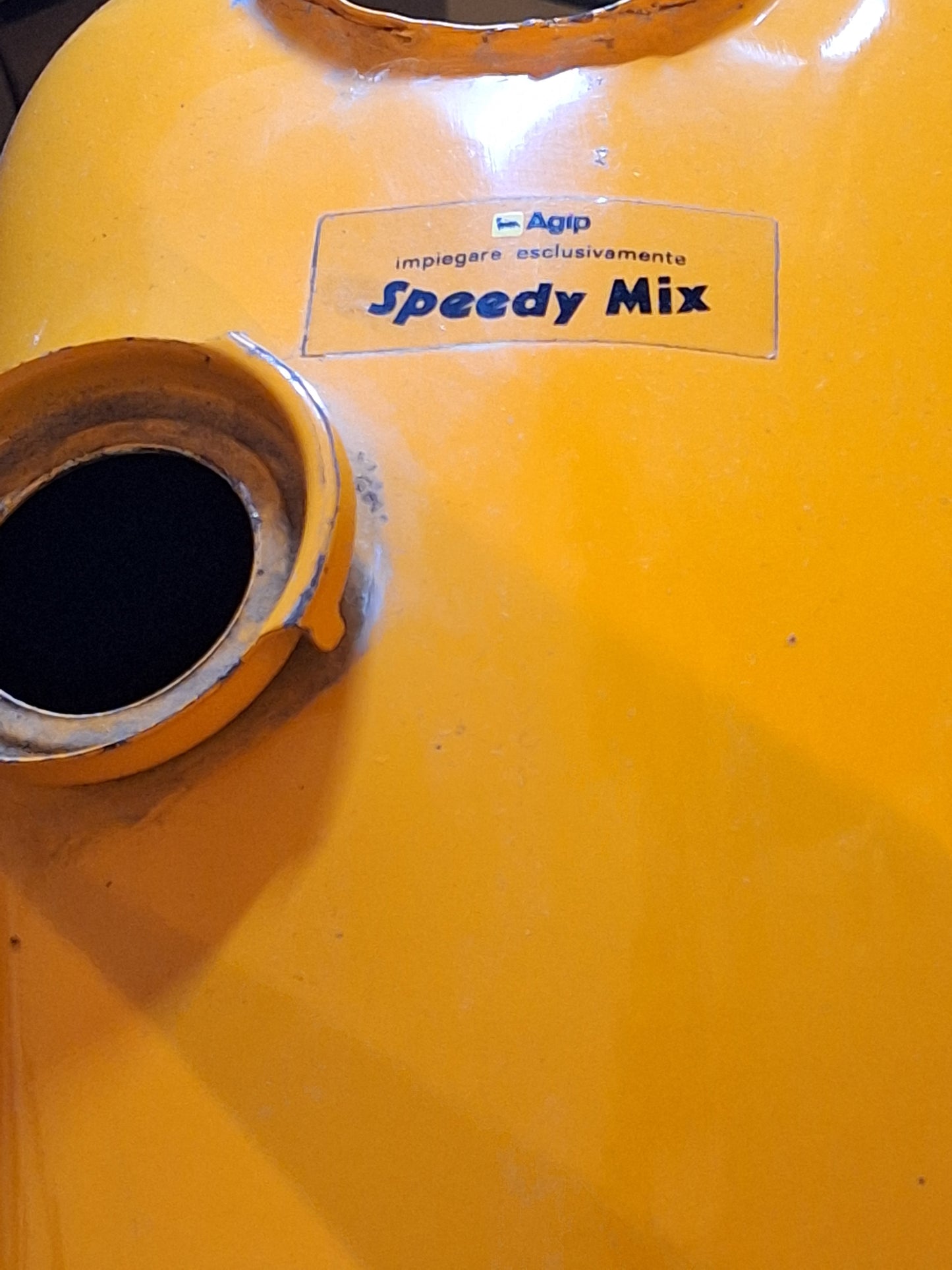 Sticker AGIP speedy mix Benelli Motobi Guzzi zwart