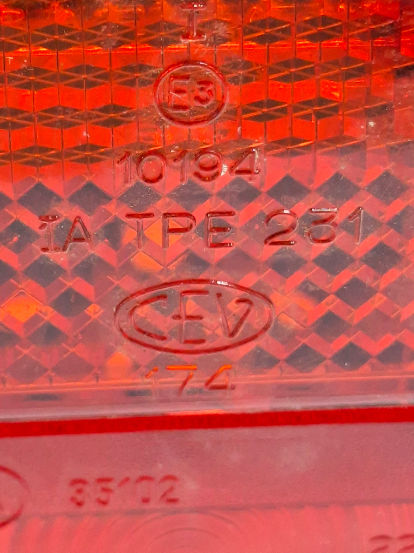 Achterlicht CEV 174 / 223 grijs universeel NOS