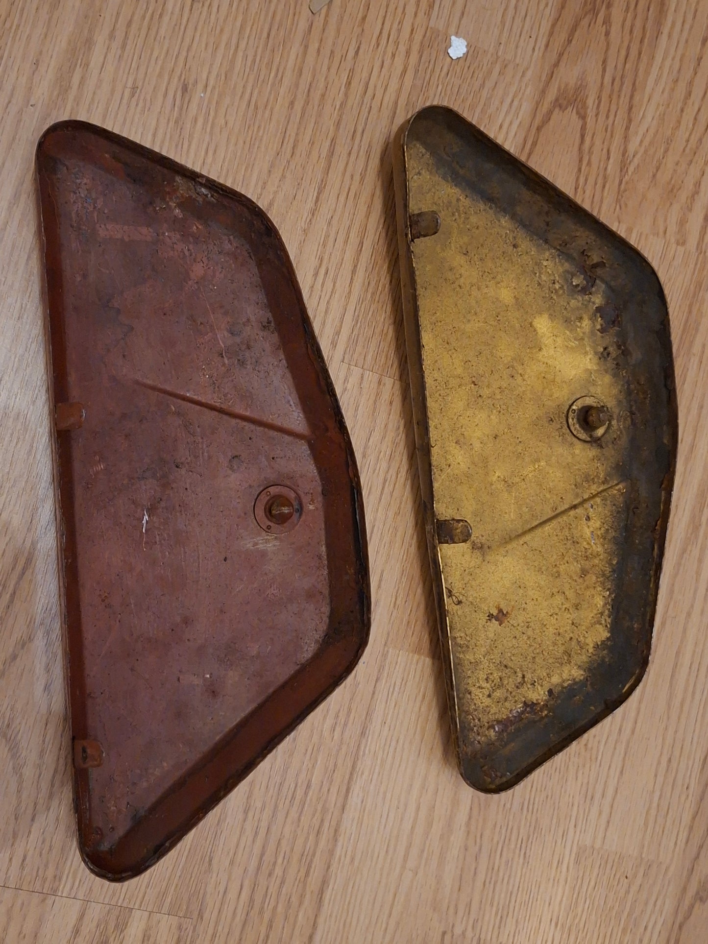 Zijkapset links / rechts Benelli / MotoBi / Moto Guzzi 50 / 125 cc (4)