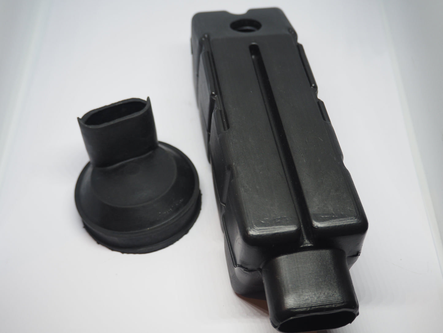 Ruisbox / luchtfilterhuis Tomos A3 S25 Dellorto SHA met aanzuigrubber ovaal