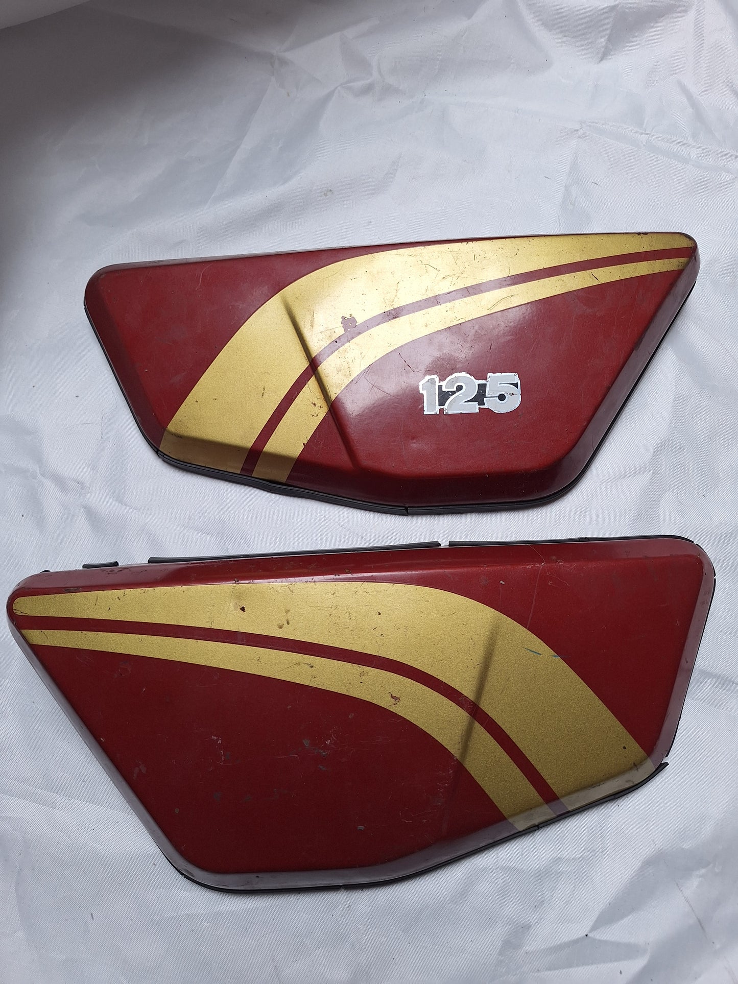 Zijkapset links / rechts Benelli / MotoBi / Moto Guzzi 125cc