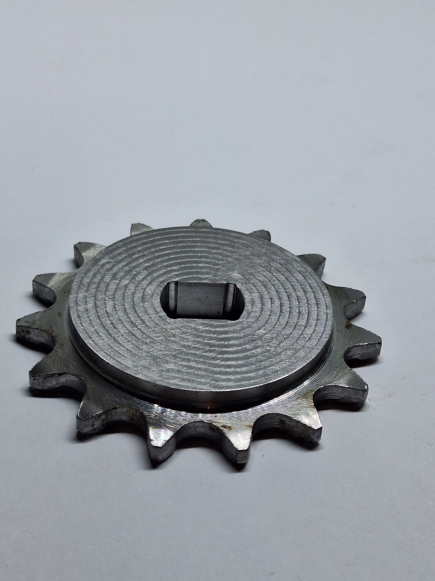 Voortandwiel 15 Tands Benelli / MotoBi / Moto Guzzi CNC