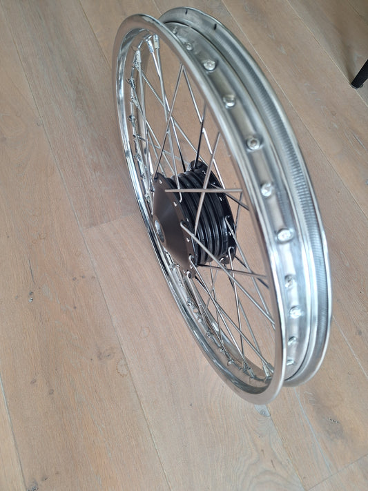 Voorwiel Tomos 4L / APN / ATX zwarte naaf