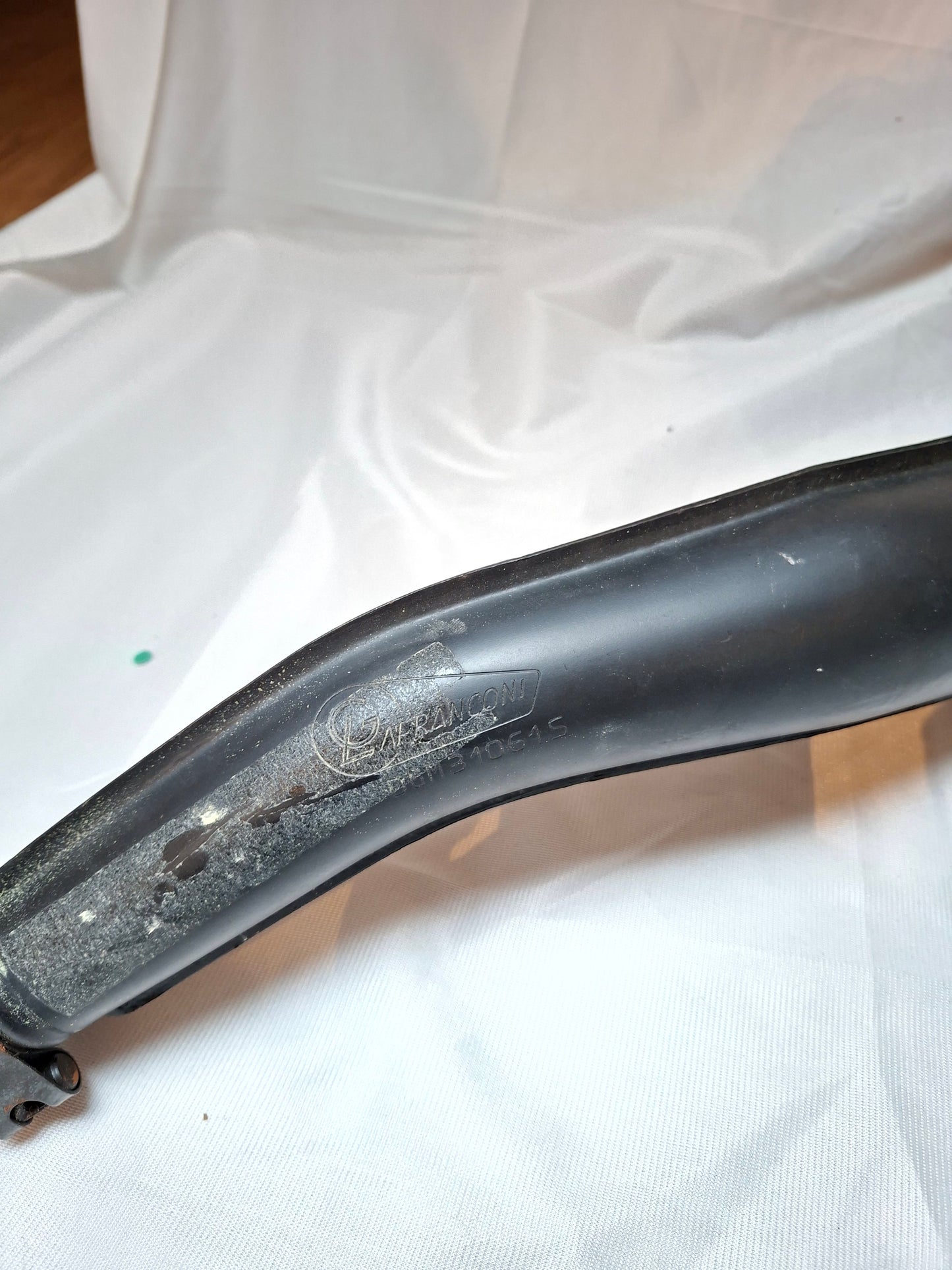 Uitlaatdemper Benelli / MotoBi / Moto Guzzi Cross bovenlangs midden DGM 31061 S