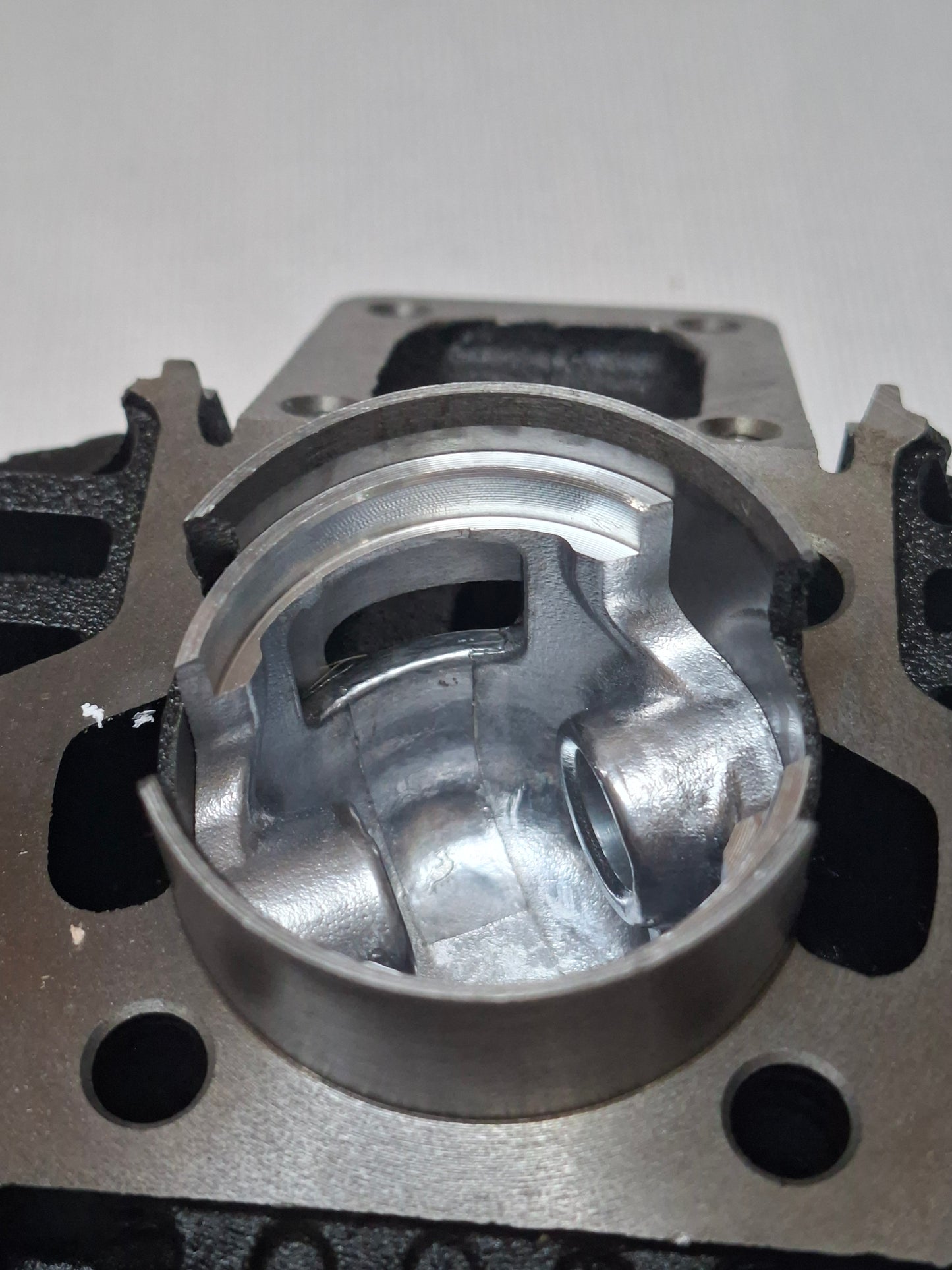 Cilinder fast-arrow + zuiger gietijzer 44mm 65cc Tomos A35
