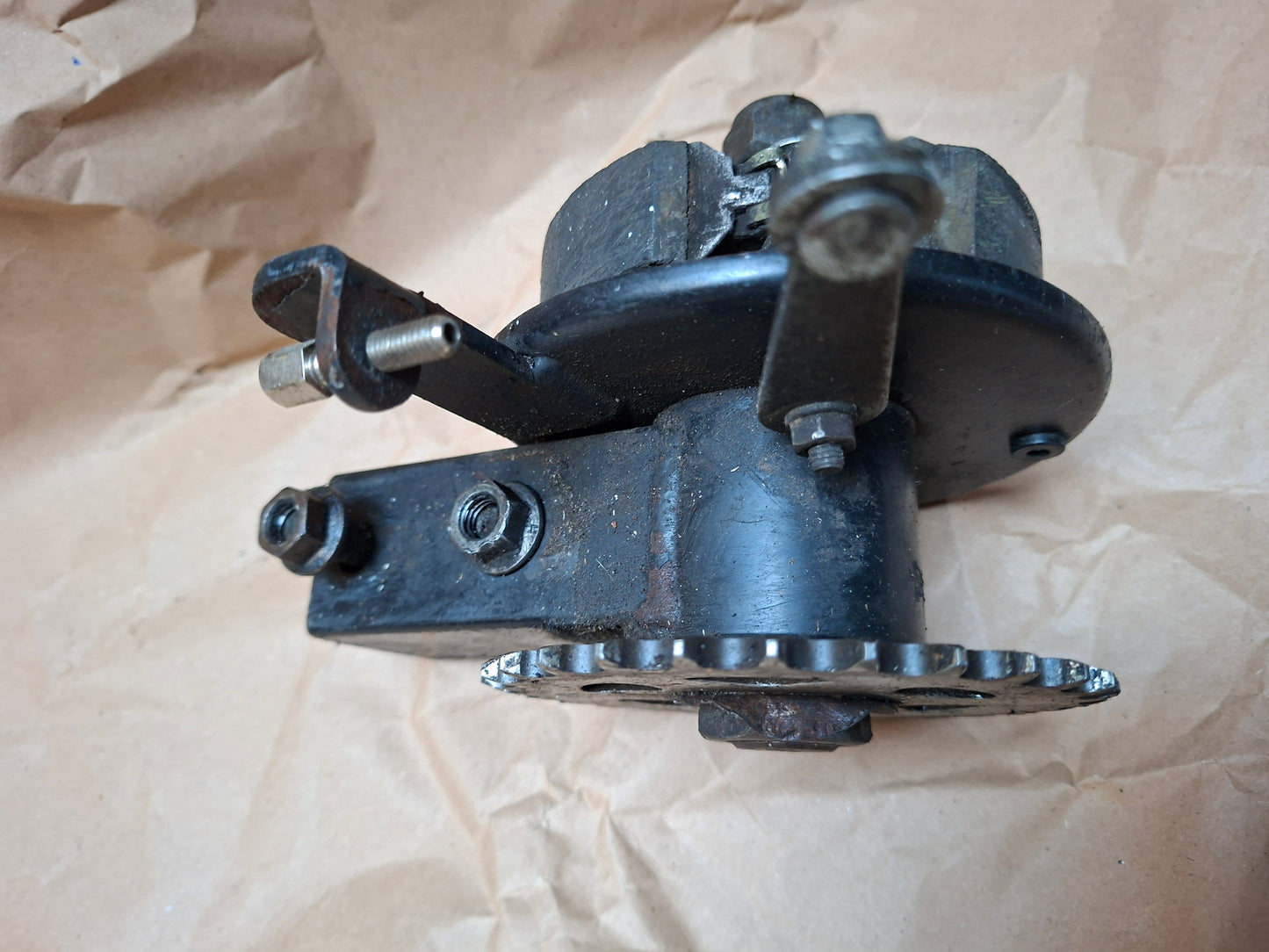 Achterbrug Tomos Youngst'r (Achterwiel houder naaf)