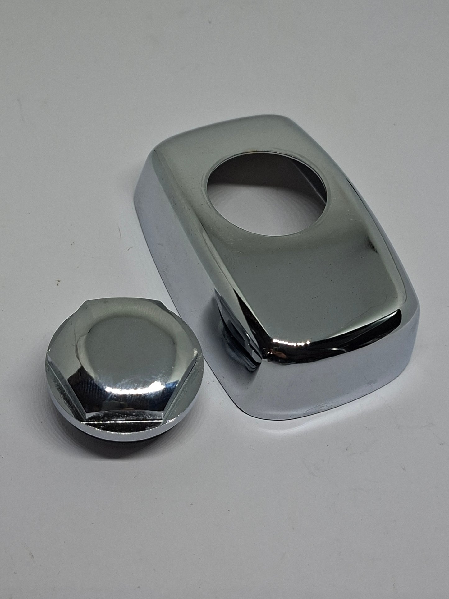 Koppelingsdekseltje / druklagerdeksel Tomos met verchroomde moer