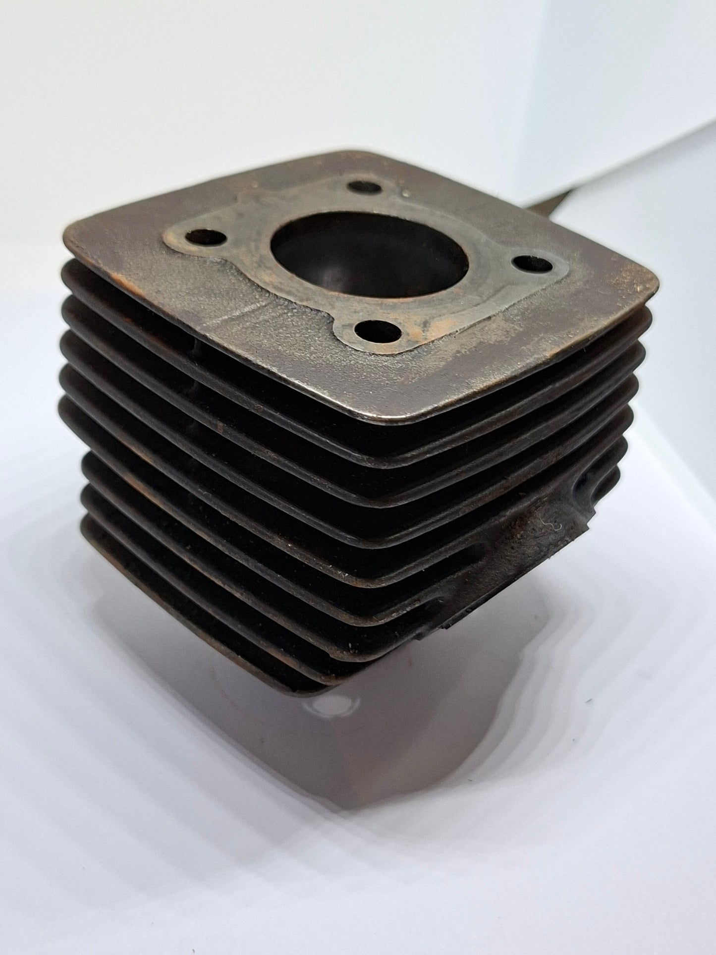 Cilinder Tomos 4L 2e hands (1)