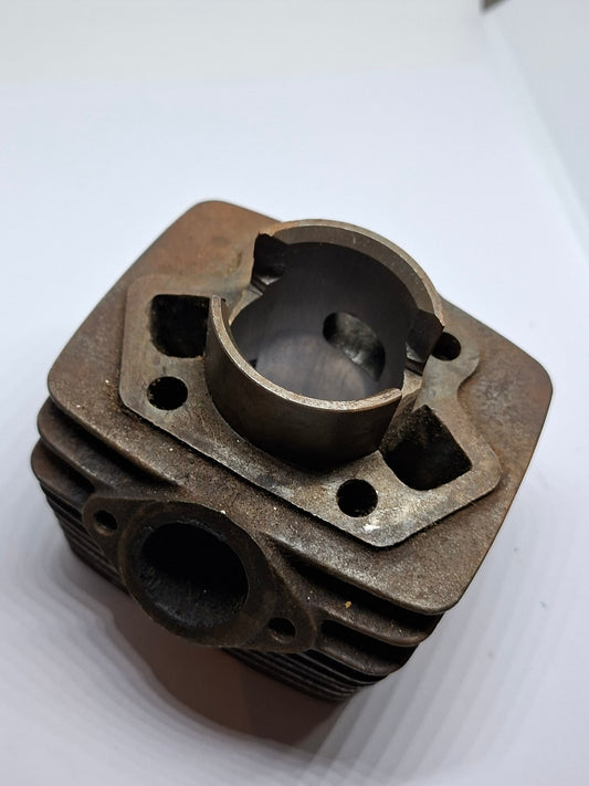 Cilinder Tomos 4L 2e hands (4)