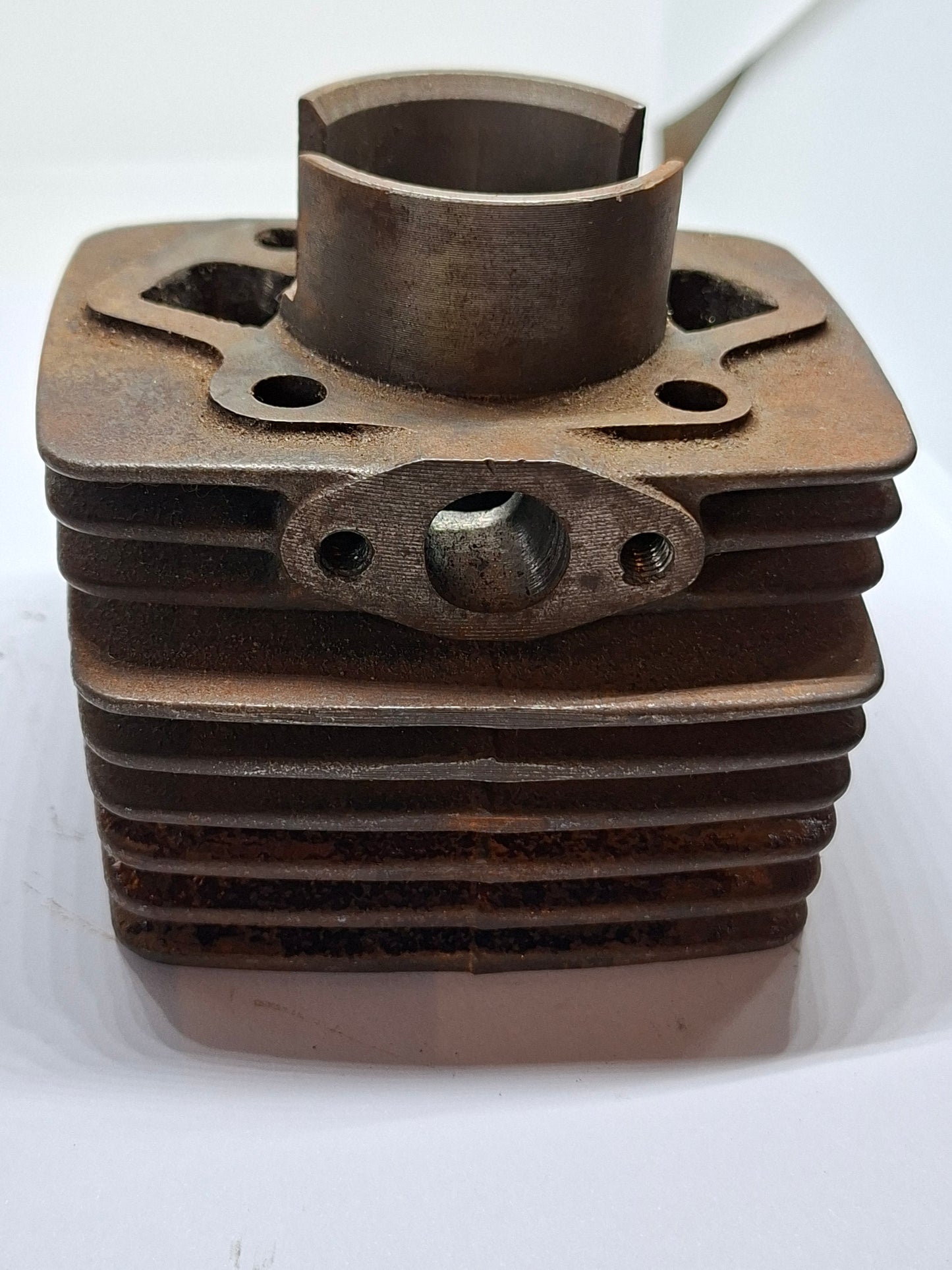 Cilinder Tomos 4L 2e hands (4)