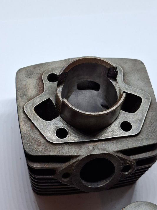 Cilinder Tomos 4L 2e hands (5)