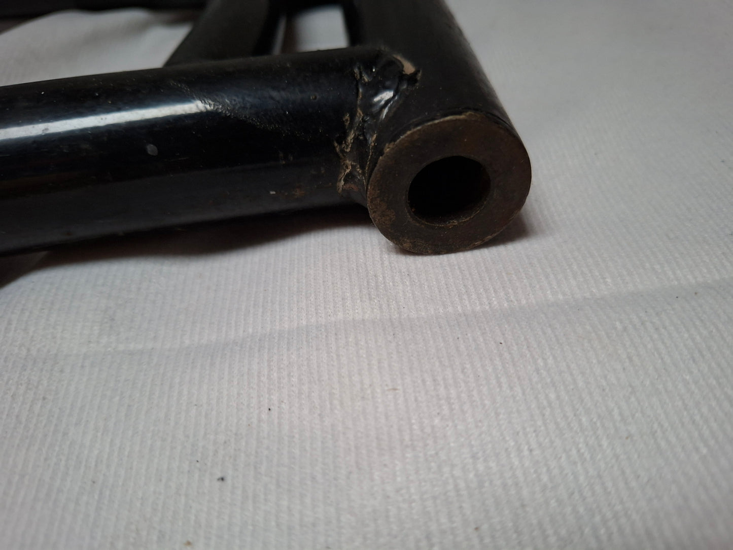 Achterbrug Benelli T50 zwart NOS