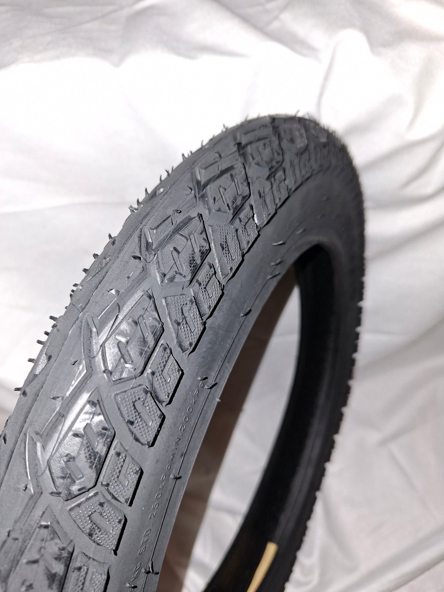 Buitenband 12 inch 2,25x12 Classic band Tomos S1