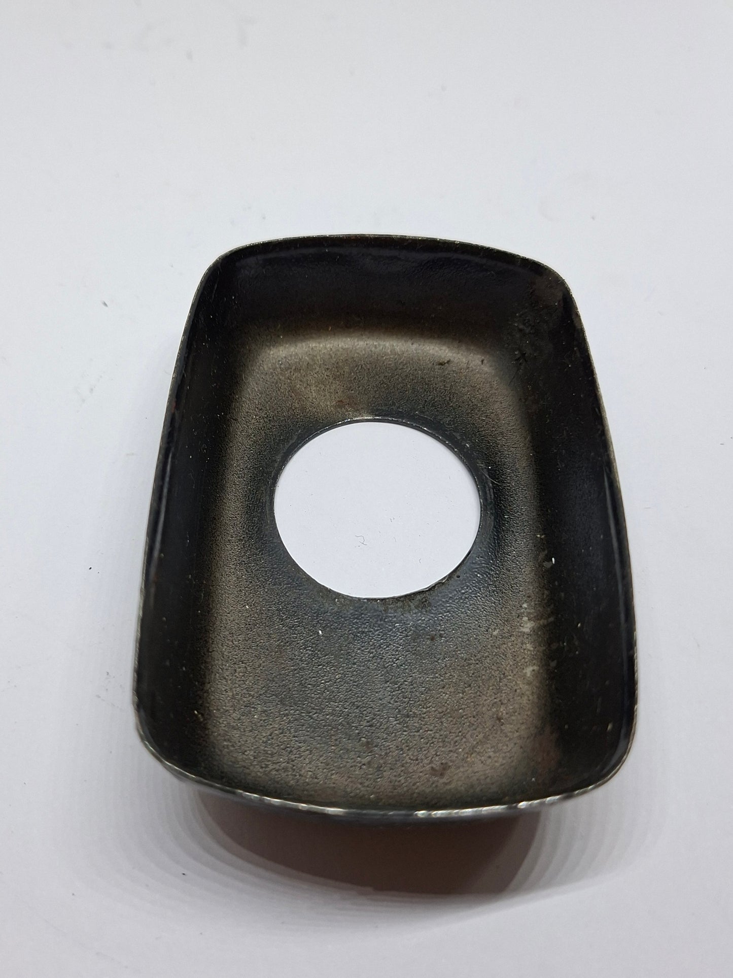 Koppelingsdekseltje / druklagerdeksel Tomos zwart 2e hands