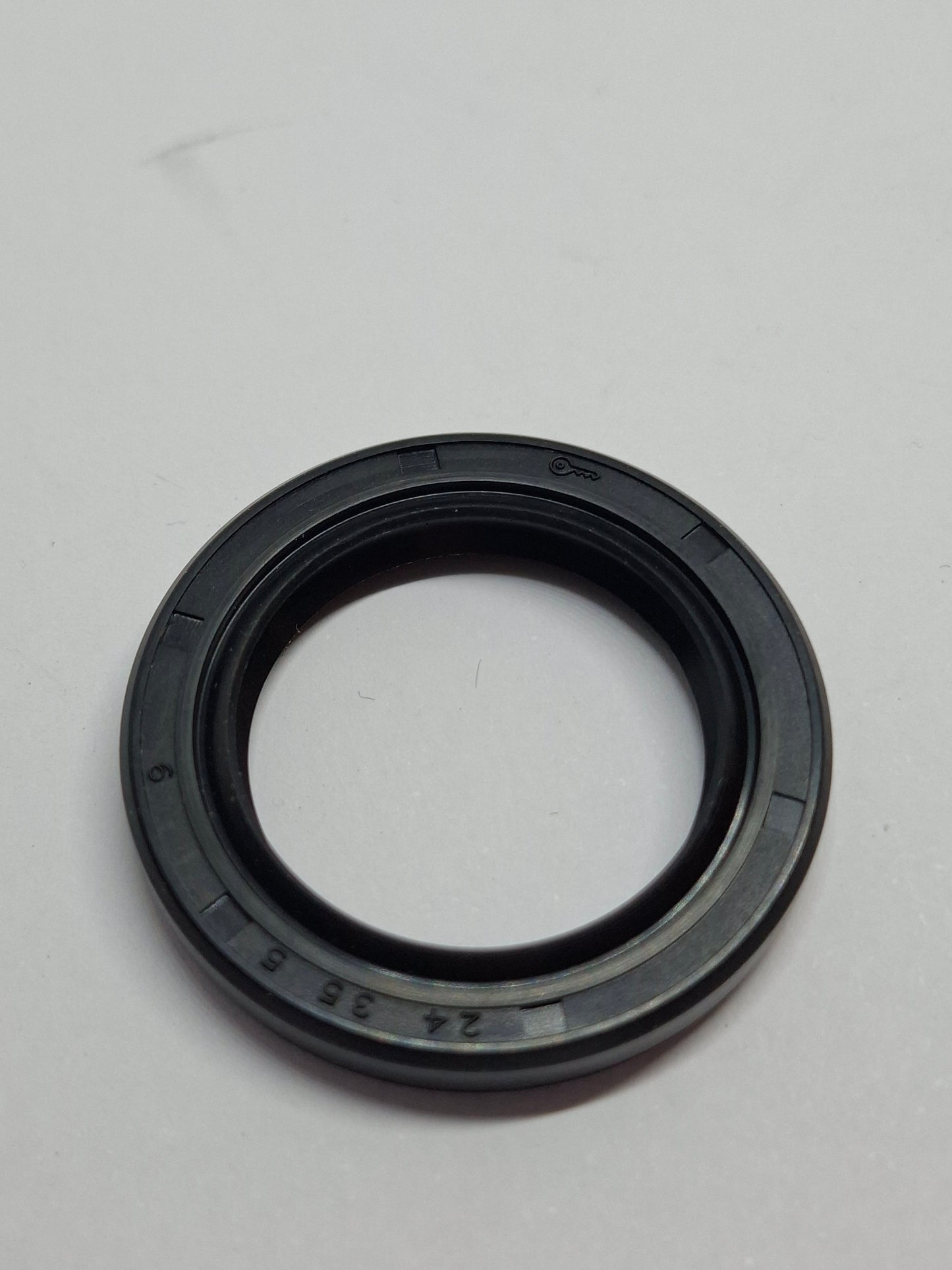 Keerring achterwiel Tomos NTX / CTX 24x35x5 per stuk