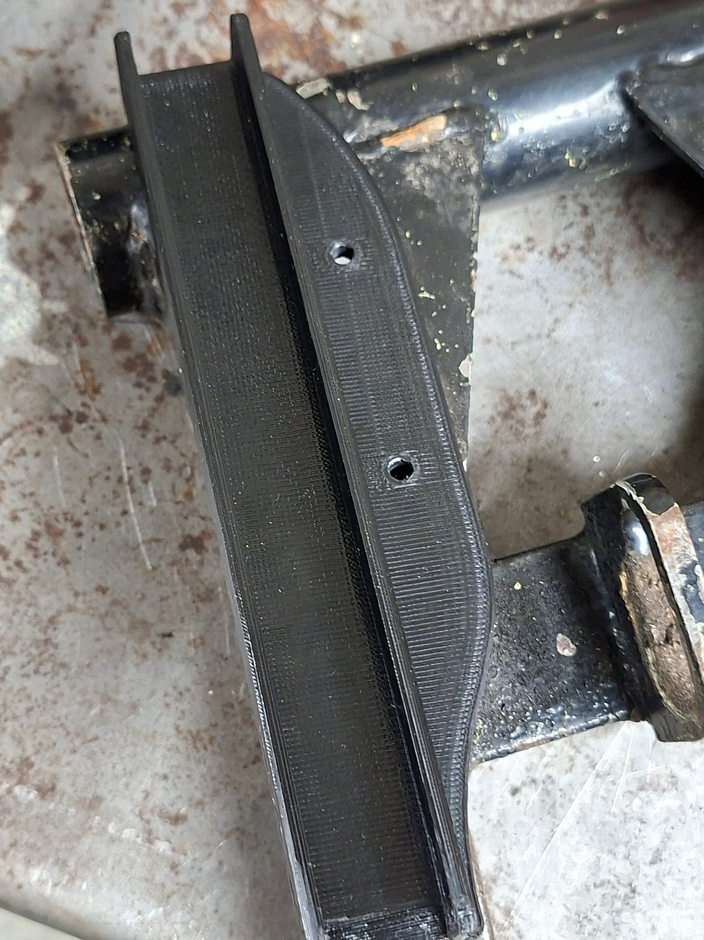Ketting geleider achterbrug Tomos NTX / CTX lang model