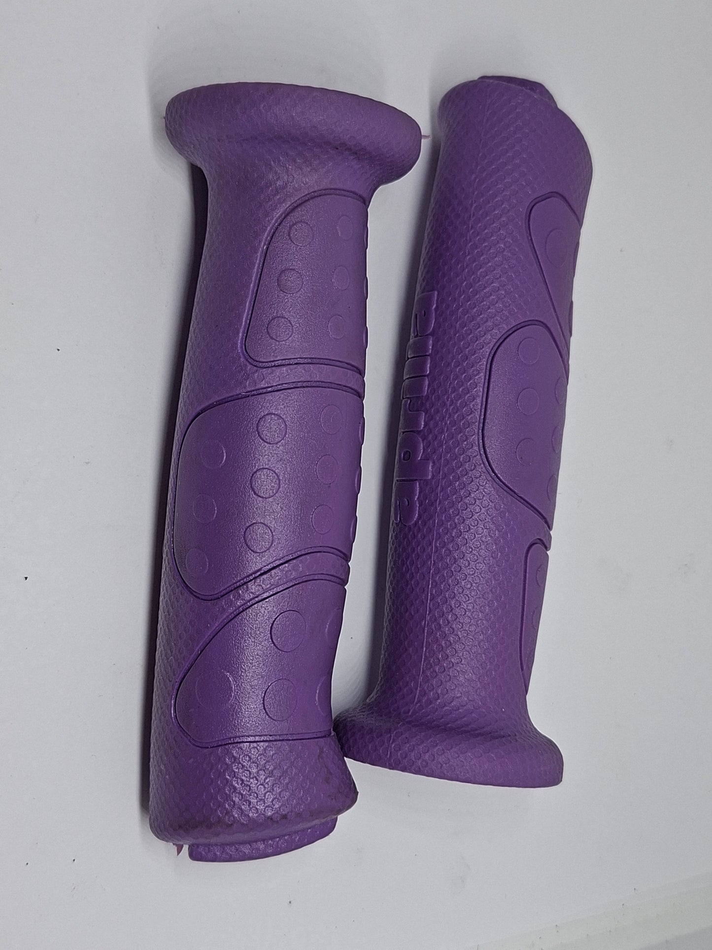 Handvat set paars Aprilia Domino RS50 / Aprilia Sonic ?