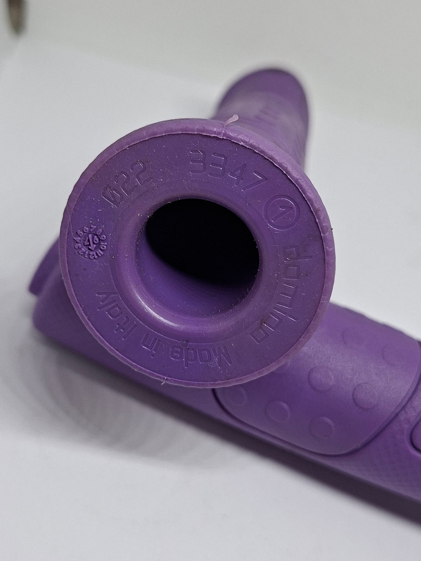 Handvat set paars Aprilia Domino RS50 / Aprilia Sonic ?