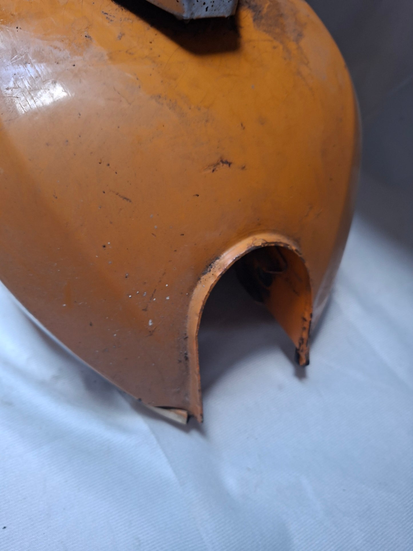 Benzinetank Benelli T50 / Turismo oranje (2)