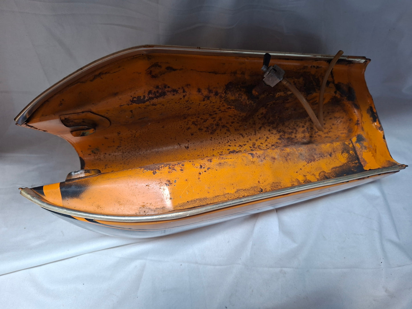 Benzinetank Benelli T50 / Turismo oranje (2)