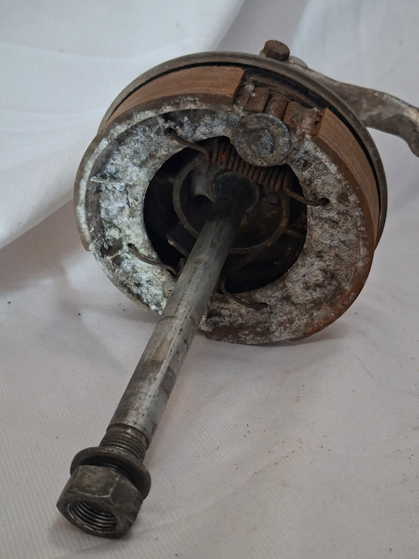 Grimeca Achterwielnaaf Groot (136mm) – Compleet met Remankerplaat