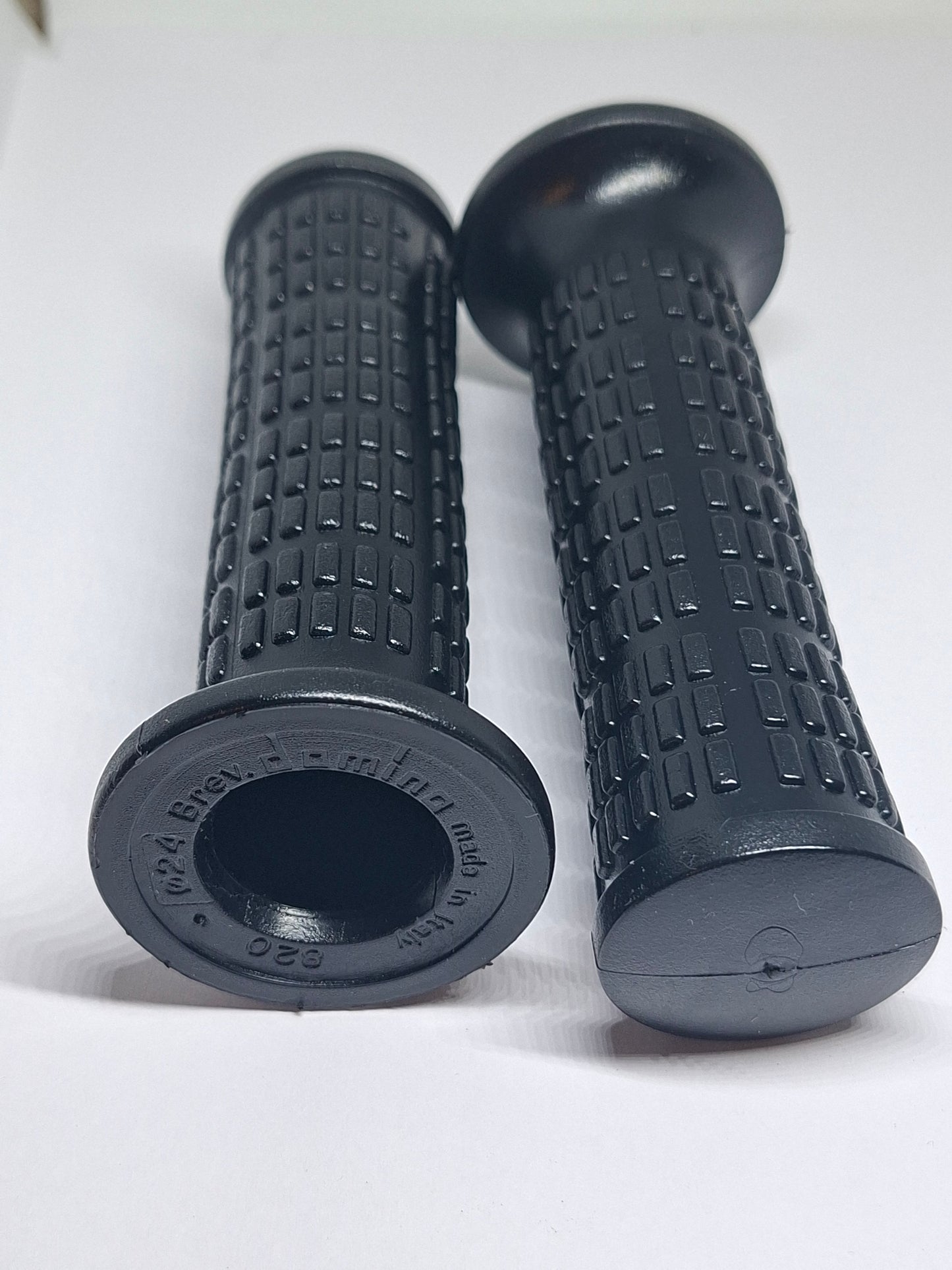 Handvatset Benelli / MotoBi / Moto Guzzi Domino