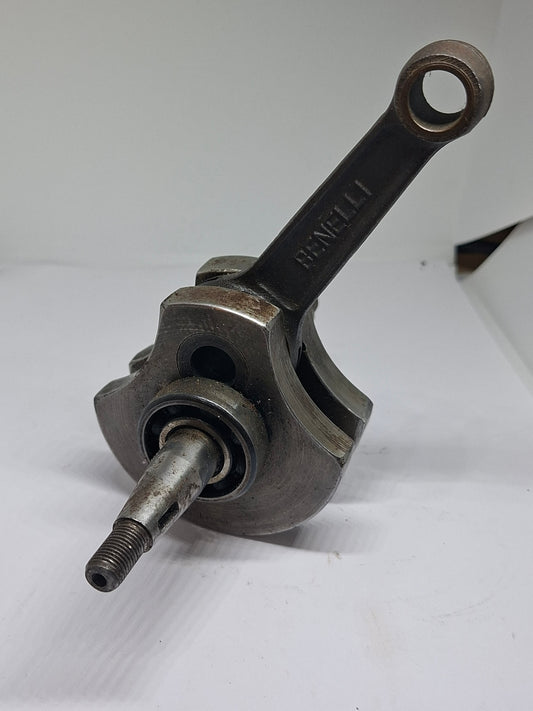 Krukas Benelli met bus - type onbekend