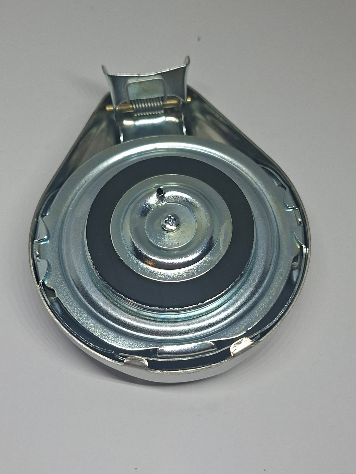 Openklapbare Tankdop Chroom – Geschikt voor Benelli, Moto Guzzi & MotoBi