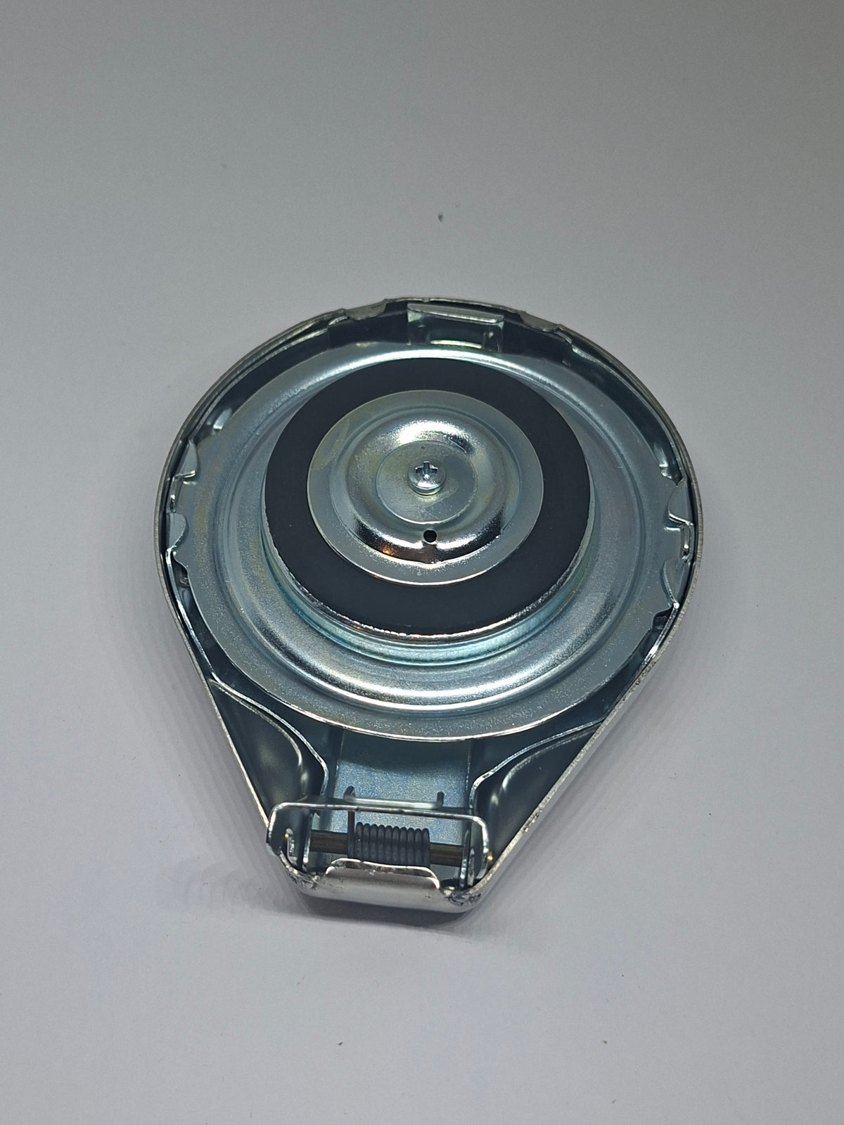 Openklapbare Tankdop Chroom – Geschikt voor Benelli, Moto Guzzi & MotoBi