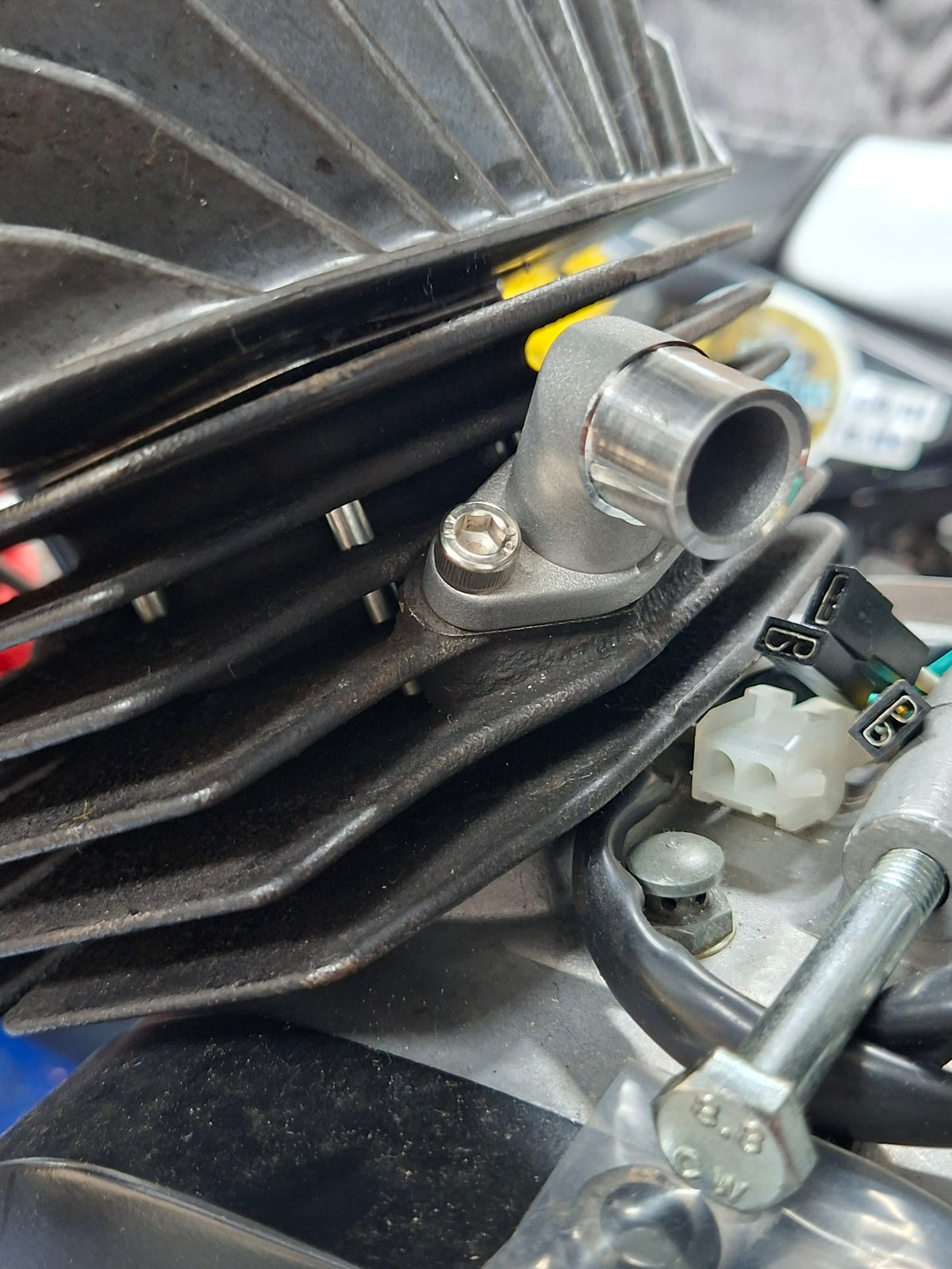 Inlaatspruitstuk Benelli / MotoBi / Moto Guzzi gietijzeren cilinder