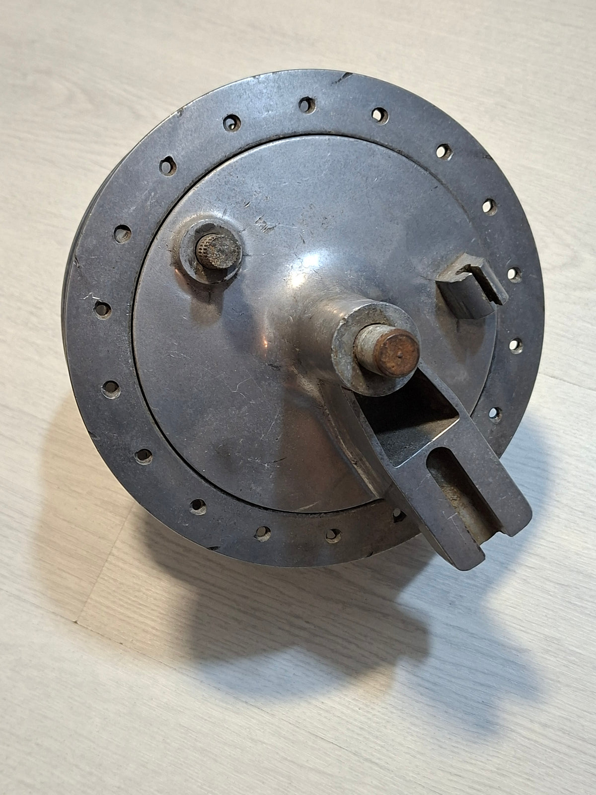 Grimeca Achternaaf GROOT incl. remankerplaat (136mm Remsegmenten / 186mm Buitendiameter) – Italiaanse Oldtimer / classic race