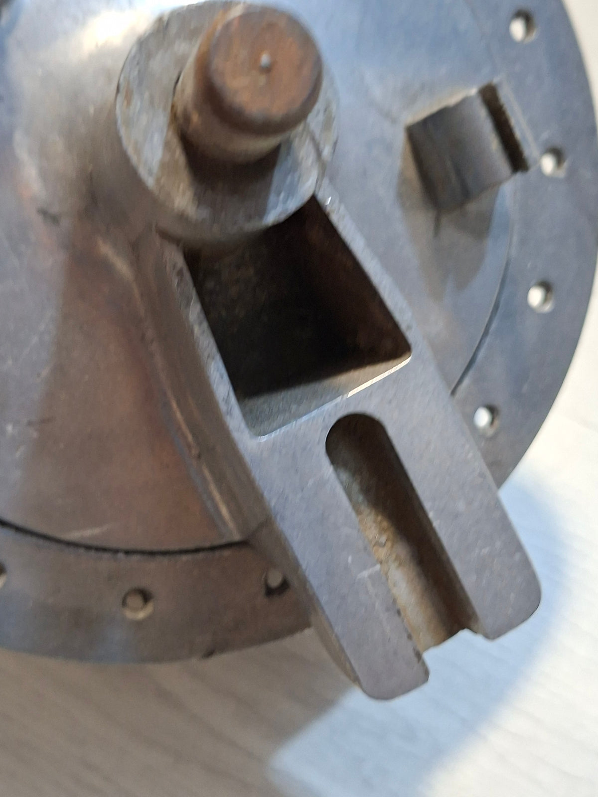 Grimeca Achternaaf GROOT incl. remankerplaat (136mm Remsegmenten / 186mm Buitendiameter) – Italiaanse Oldtimer / classic race