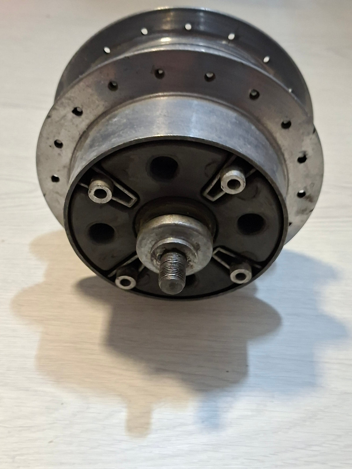 Grimeca Achternaaf GROOT incl. remankerplaat (136mm Remsegmenten / 186mm Buitendiameter) – Italiaanse Oldtimer / classic race