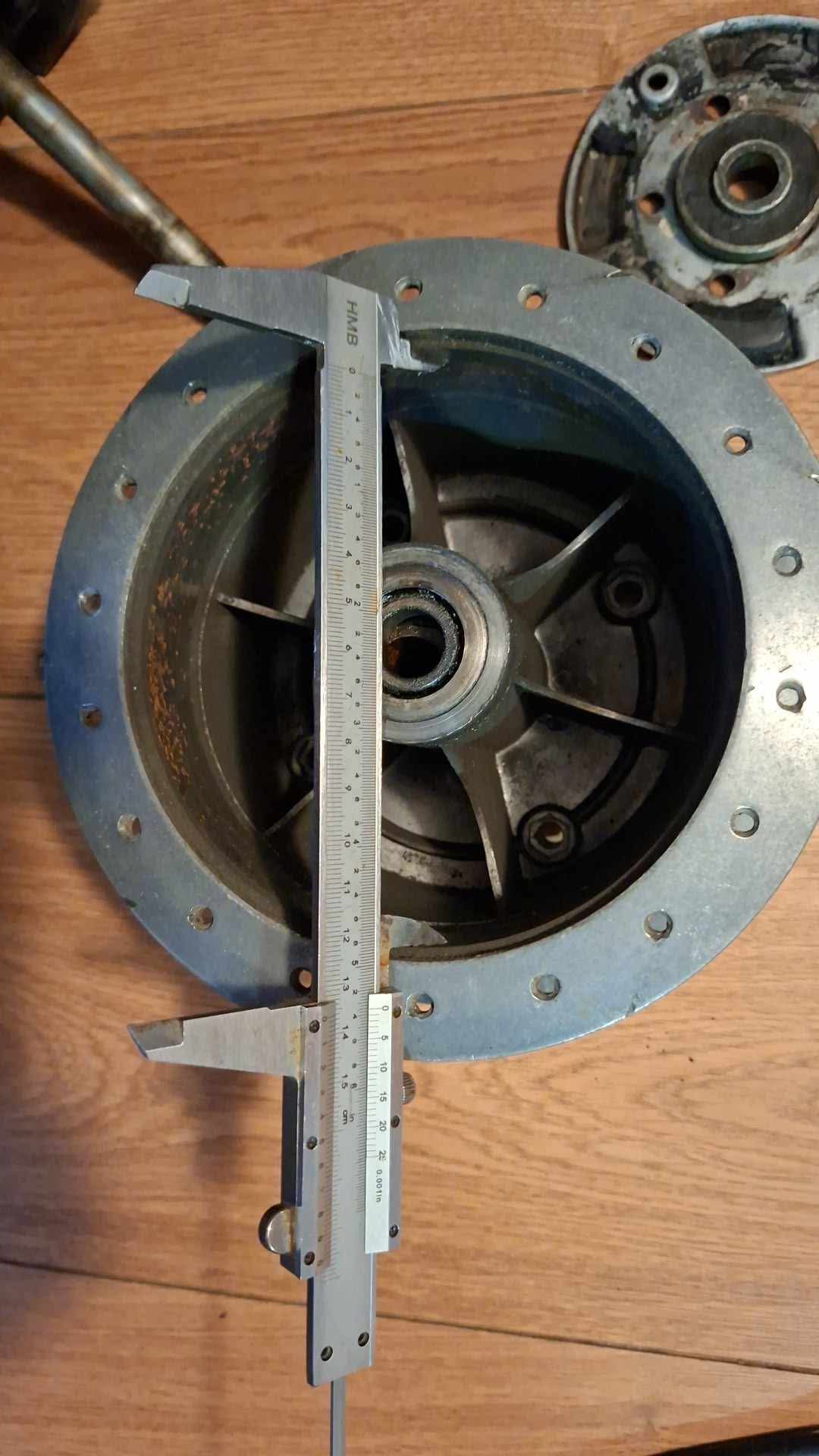 Grimeca Achternaaf GROOT incl. remankerplaat (136mm Remsegmenten / 186mm Buitendiameter) – Italiaanse Oldtimer / classic race